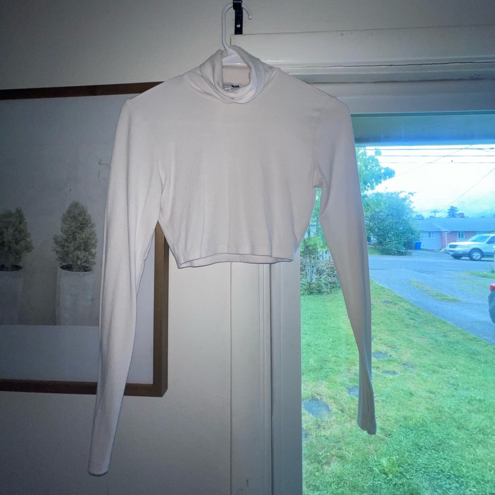 White FashionNova Longsleeve Turtleneck Croptop